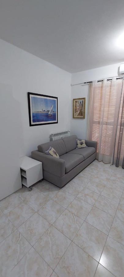 Latte Ampio Monolocale Con Terrazzo - A 2 Passi Dal Mare 아파트 외부 사진