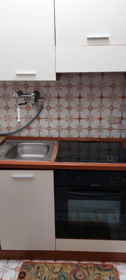 Latte Ampio Monolocale Con Terrazzo - A 2 Passi Dal Mare 아파트 외부 사진